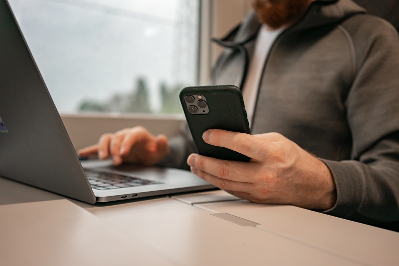 para apostar en línea solo necesitas un teléfono móvil